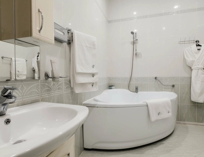 «Люкс» четырехместный трехкомнатный(к.№4) - Санаторий «Радуга» Сочи